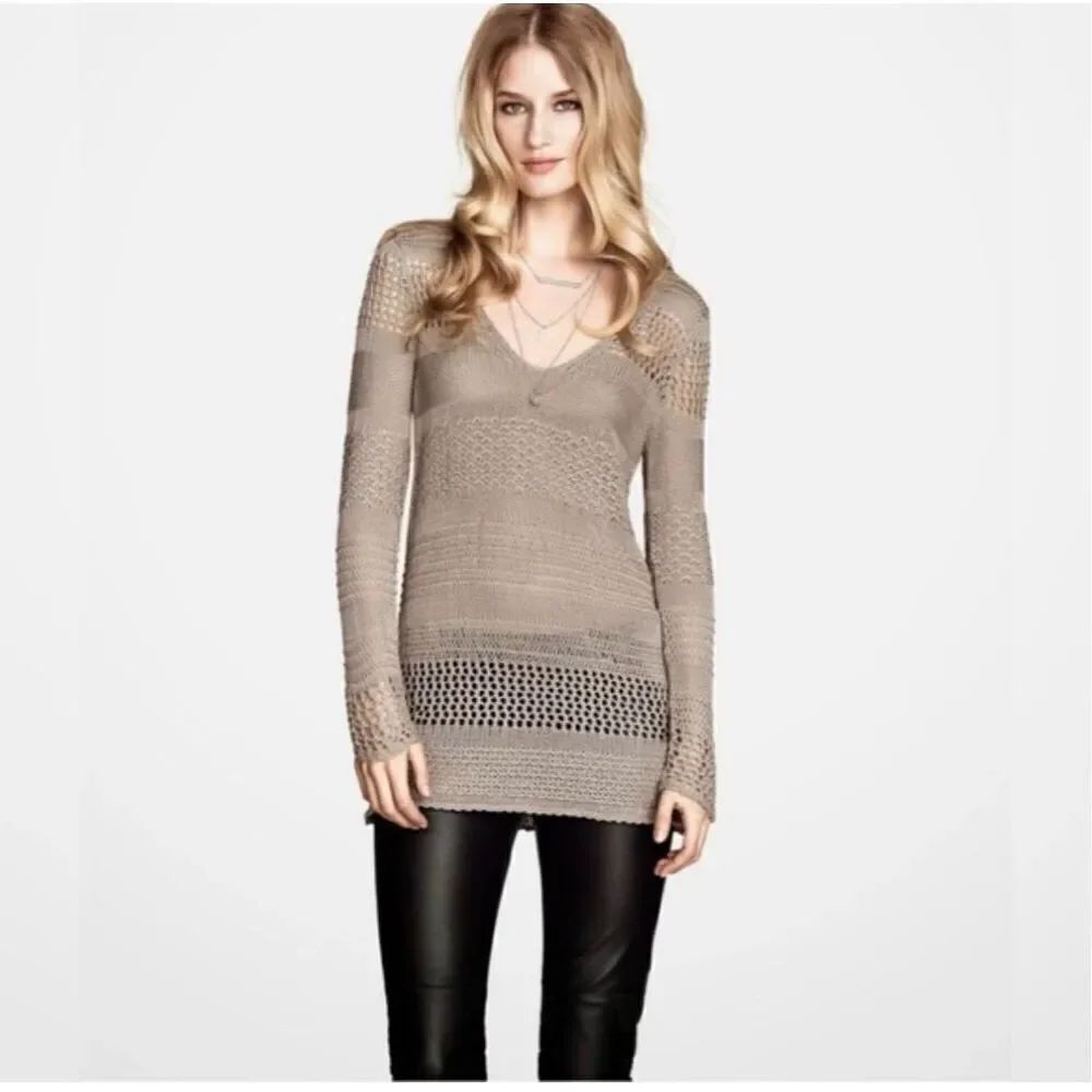 ✨H&M Open Knit V Neck Black Sweater✨